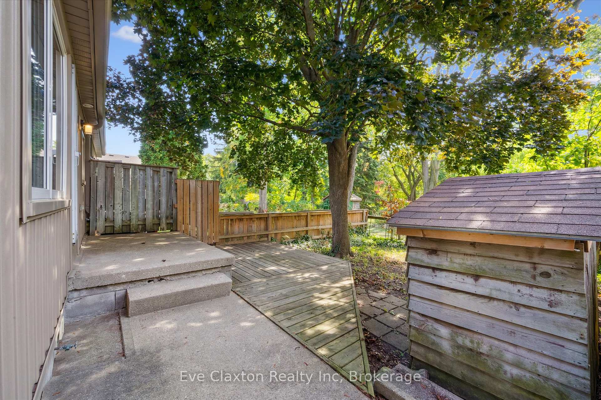 Photo 14 of 140 Arthur Street N, Guelph, St. George's — HOMEH