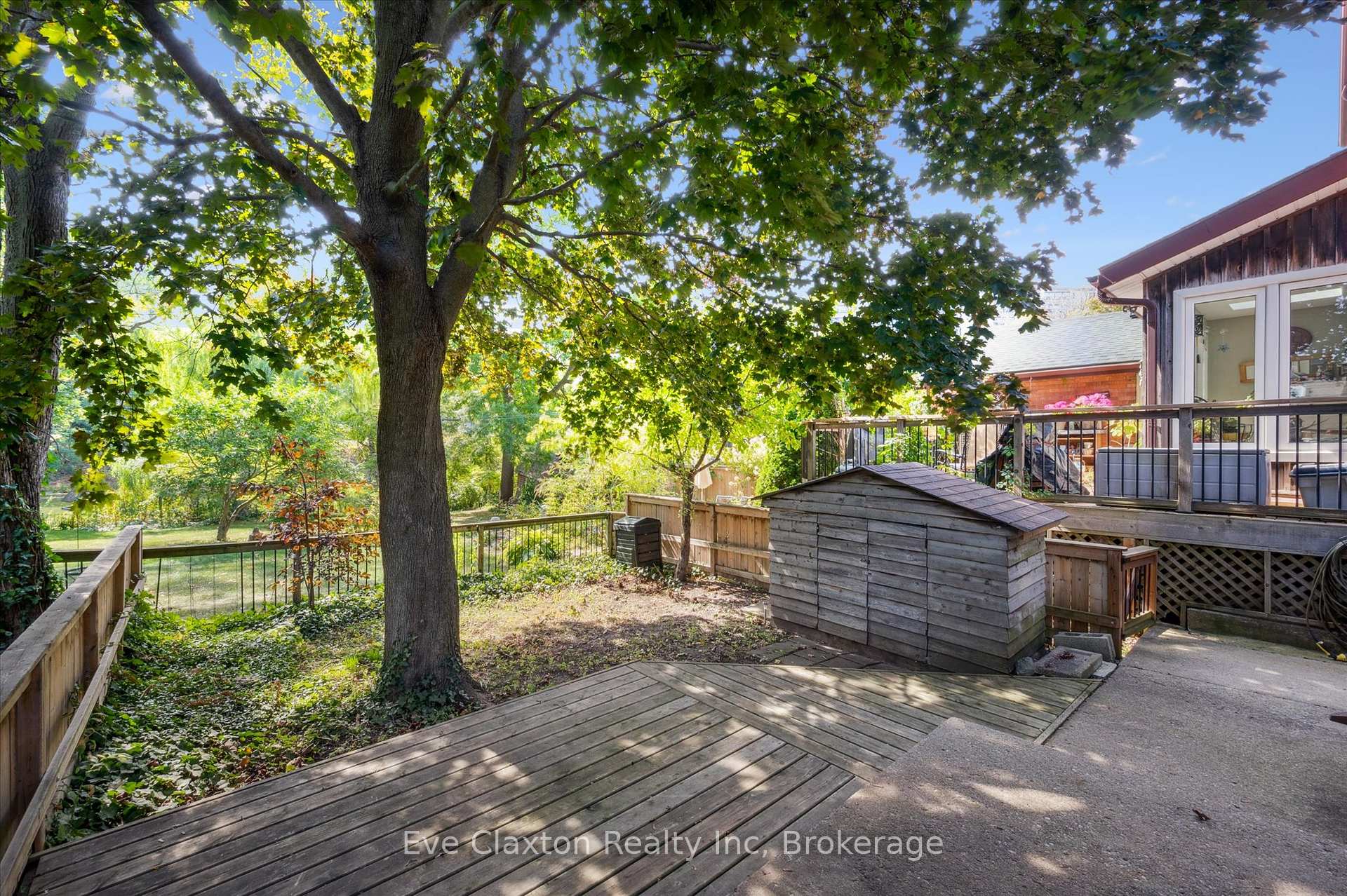 Photo 15 of 140 Arthur Street N, Guelph, St. George's — HOMEH