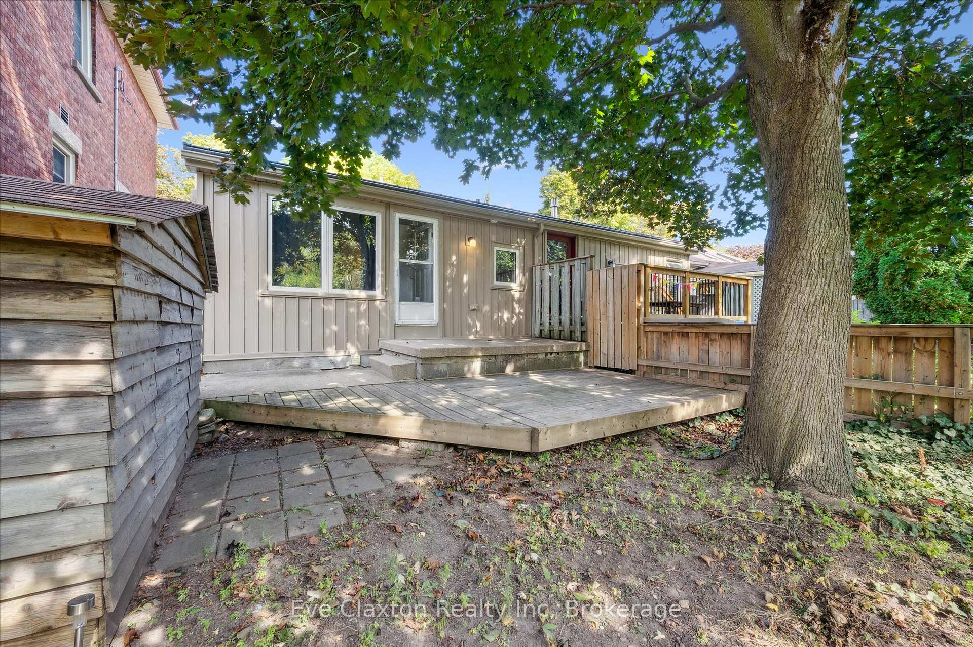 Photo 16 of 140 Arthur Street N, Guelph, St. George's — HOMEH