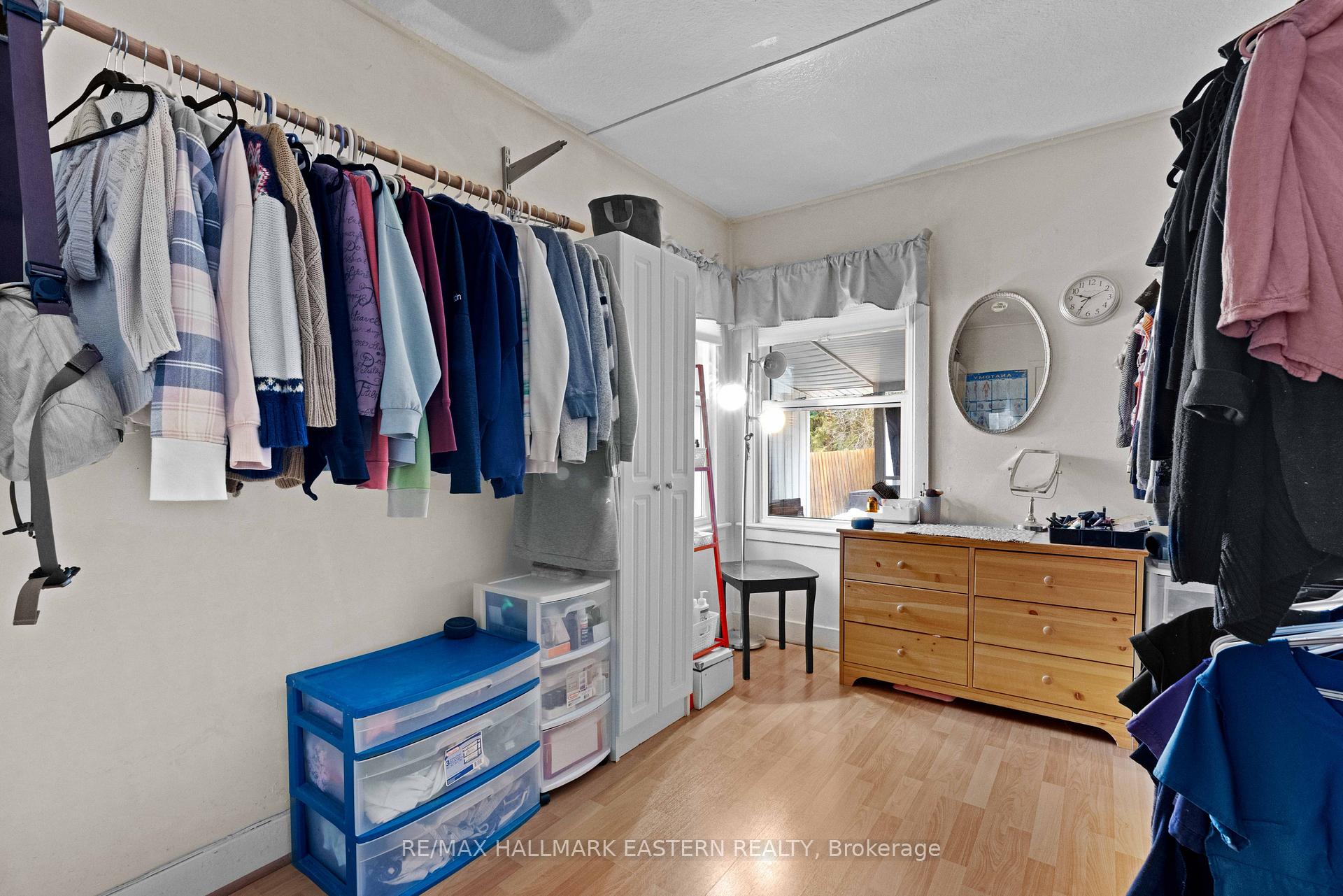 Photo 16 of 647 Park Street N, Peterborough, Northcrest Ward 5 — HOMEH