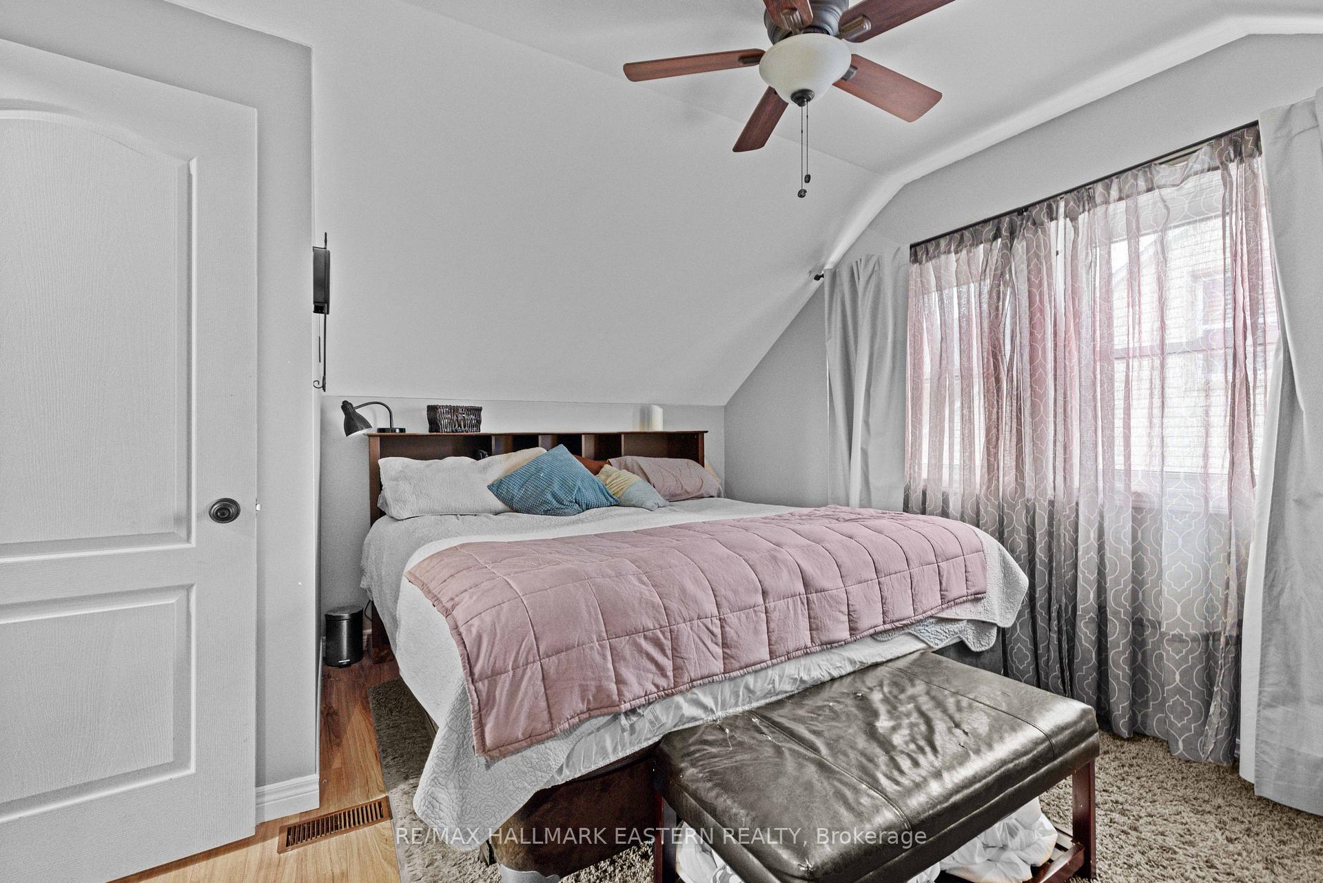 Photo 19 of 647 Park Street N, Peterborough, Northcrest Ward 5 — HOMEH