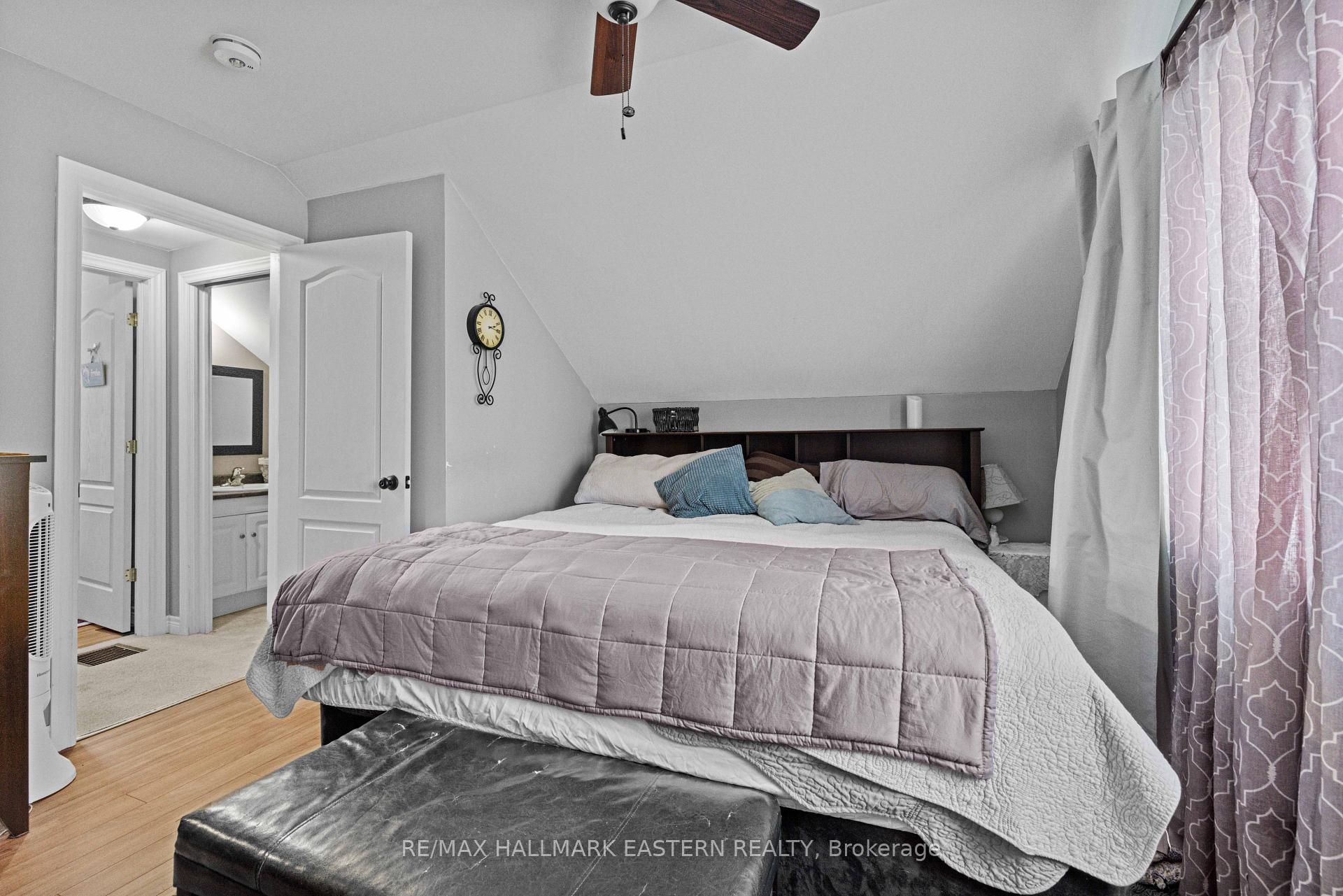Photo 20 of 647 Park Street N, Peterborough, Northcrest Ward 5 — HOMEH