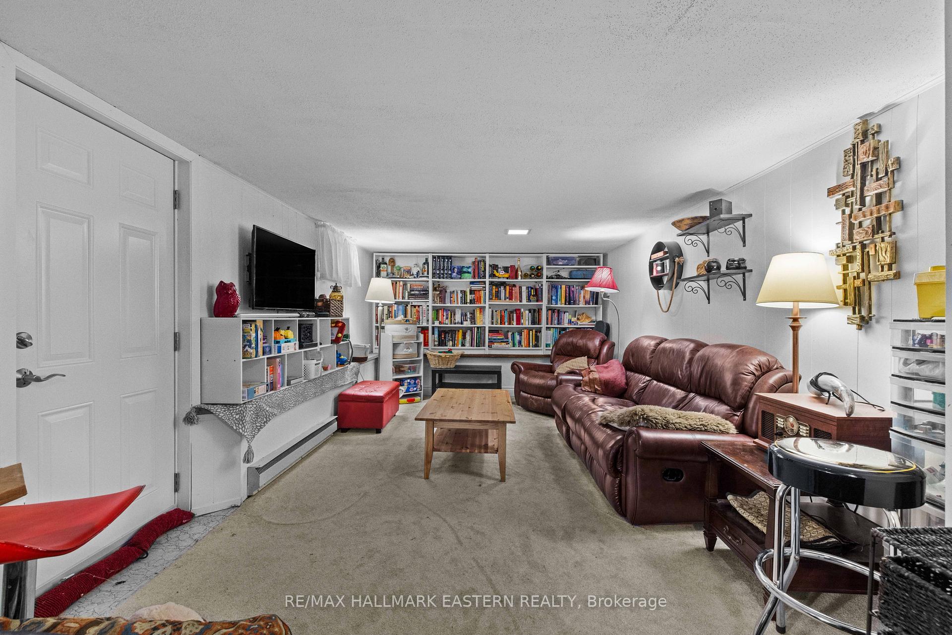 Photo 27 of 647 Park Street N, Peterborough, Northcrest Ward 5 — HOMEH