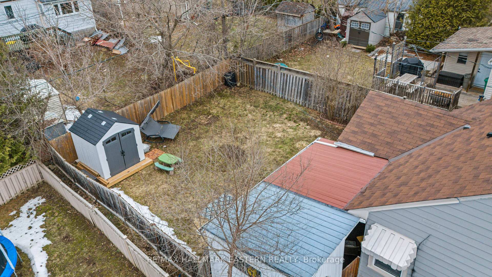 Photo 36 of 647 Park Street N, Peterborough, Northcrest Ward 5 — HOMEH