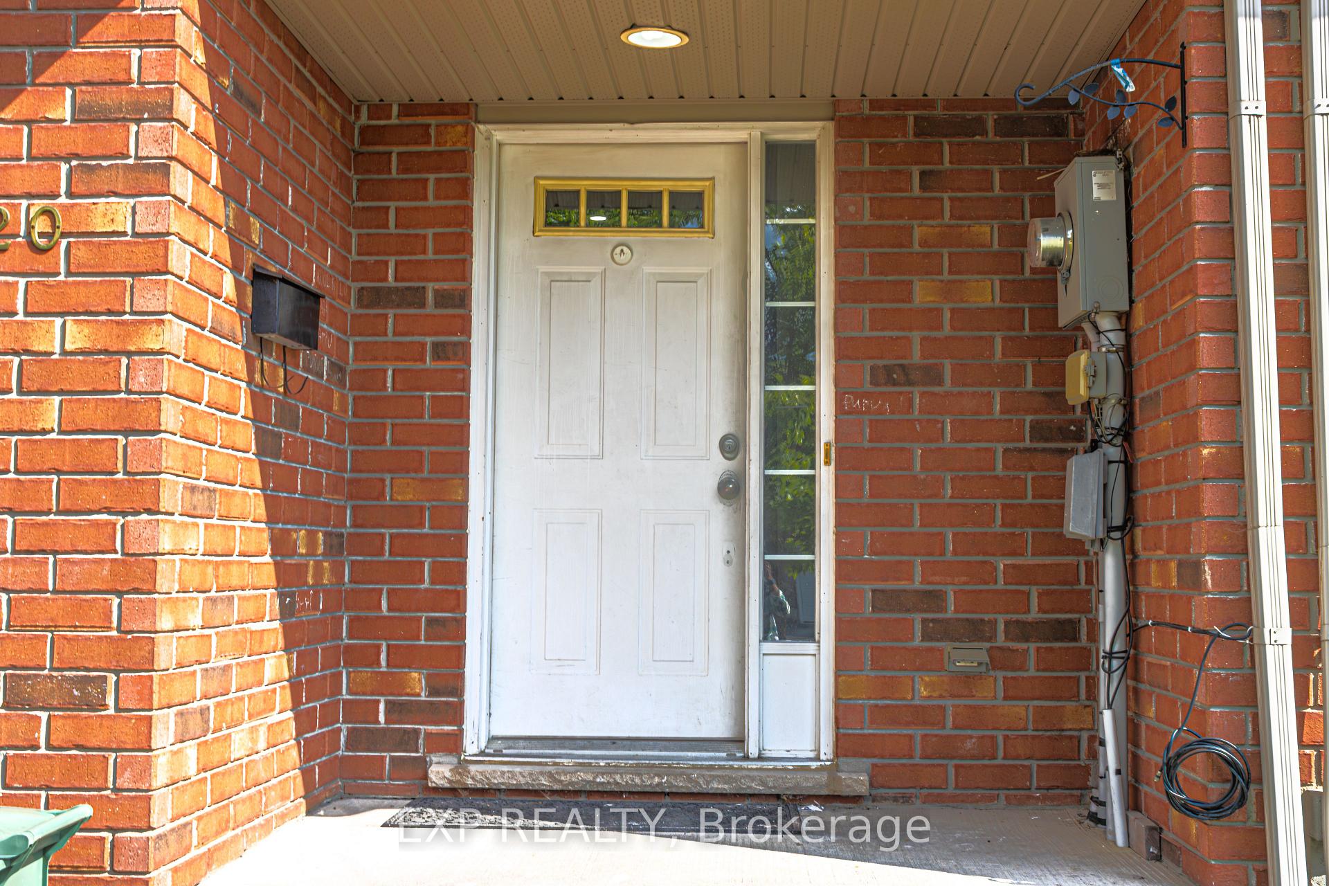 Photo 3 of 20 Curzon Crescent, Guelph, Willow West/Sugarbush/West Acres — HOMEH