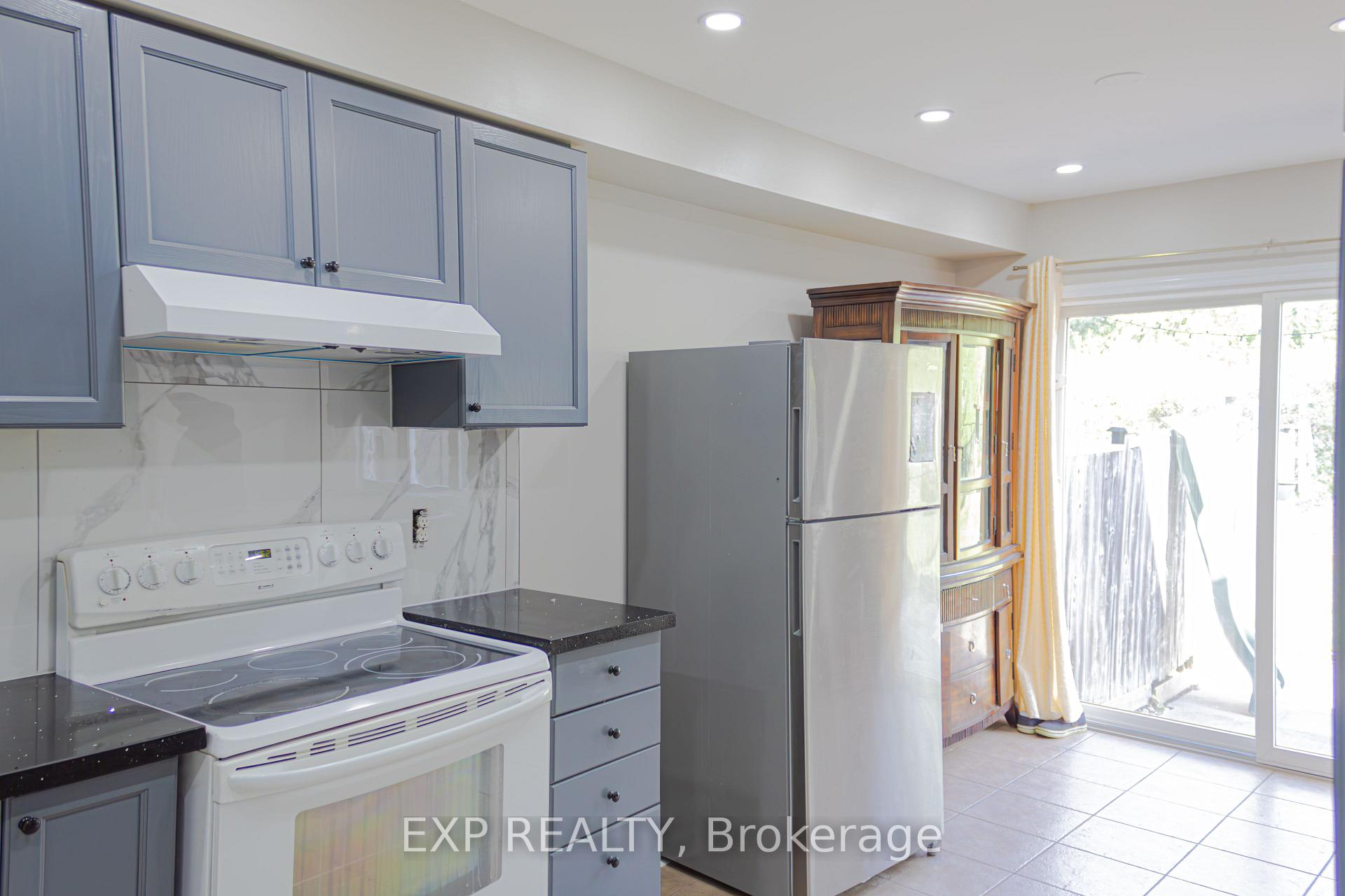 Photo 8 of 20 Curzon Crescent, Guelph, Willow West/Sugarbush/West Acres — HOMEH