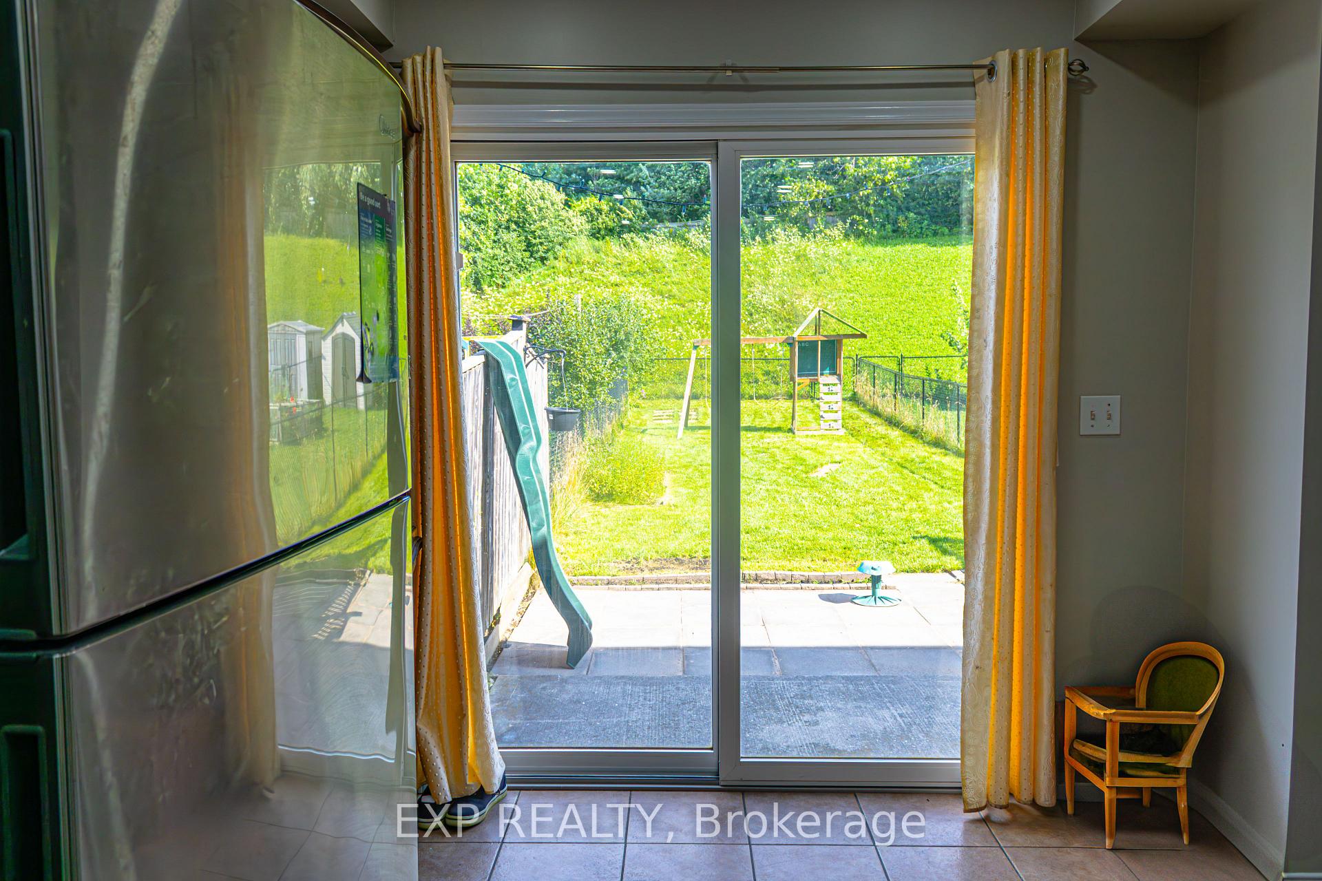 Photo 11 of 20 Curzon Crescent, Guelph, Willow West/Sugarbush/West Acres — HOMEH