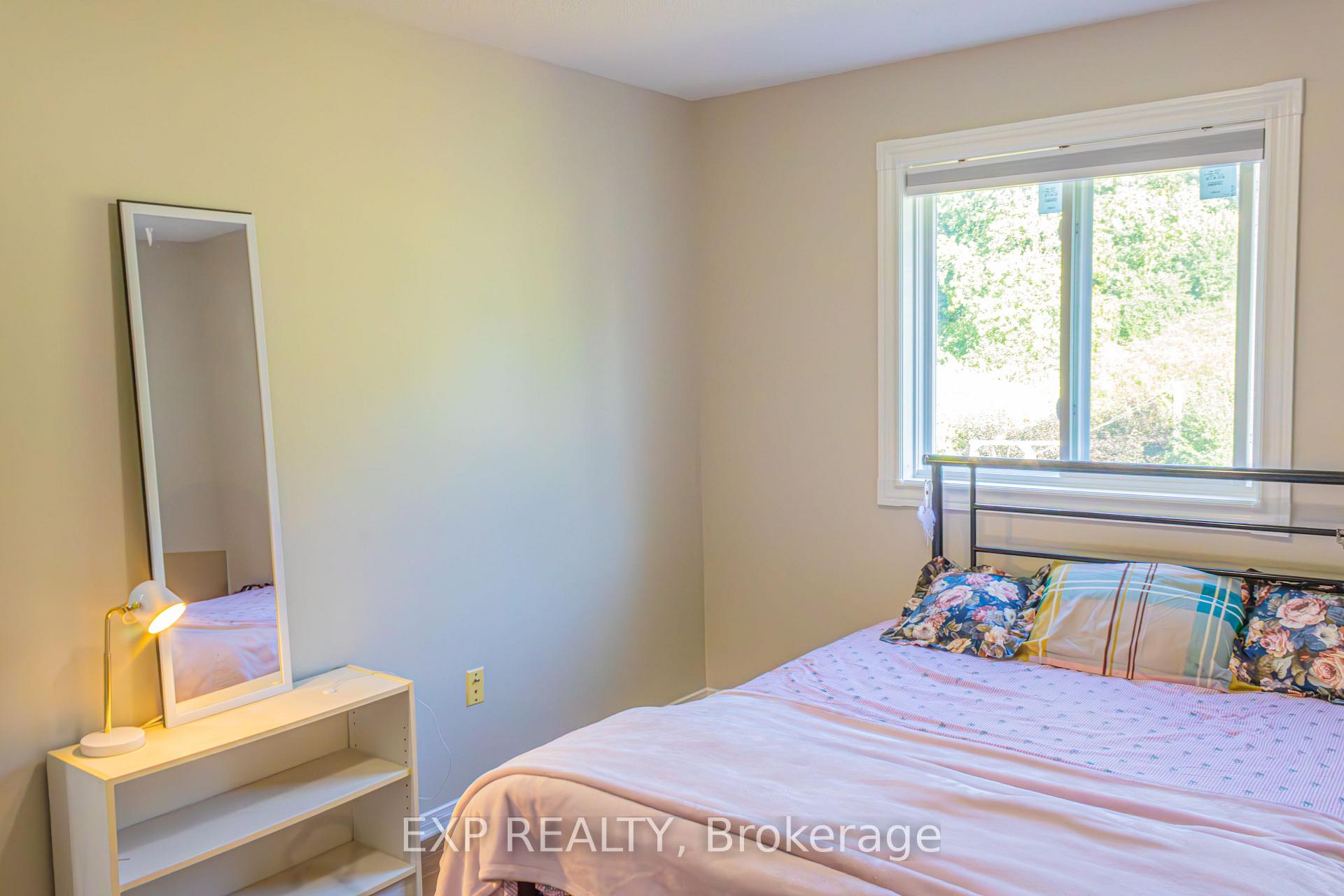 Photo 17 of 20 Curzon Crescent, Guelph, Willow West/Sugarbush/West Acres — HOMEH