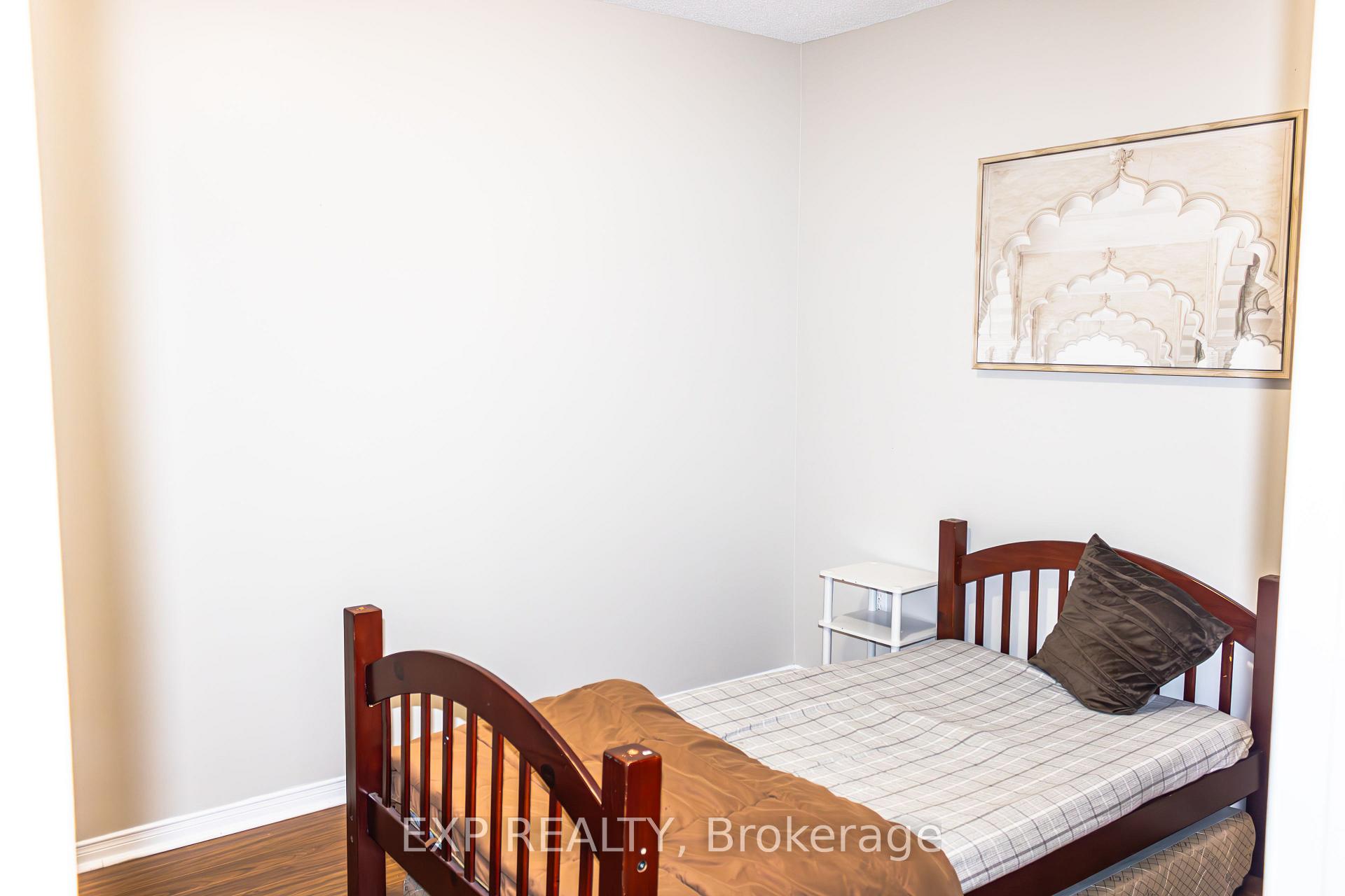 Photo 24 of 20 Curzon Crescent, Guelph, Willow West/Sugarbush/West Acres — HOMEH