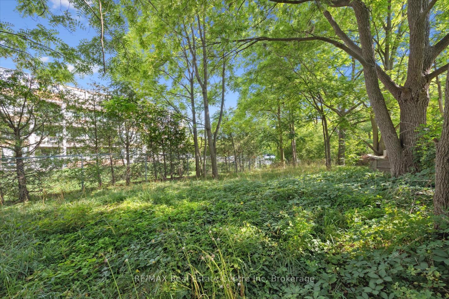 Photo 4 of 265 London Road W, Guelph, Exhibition Park — HOMEH
