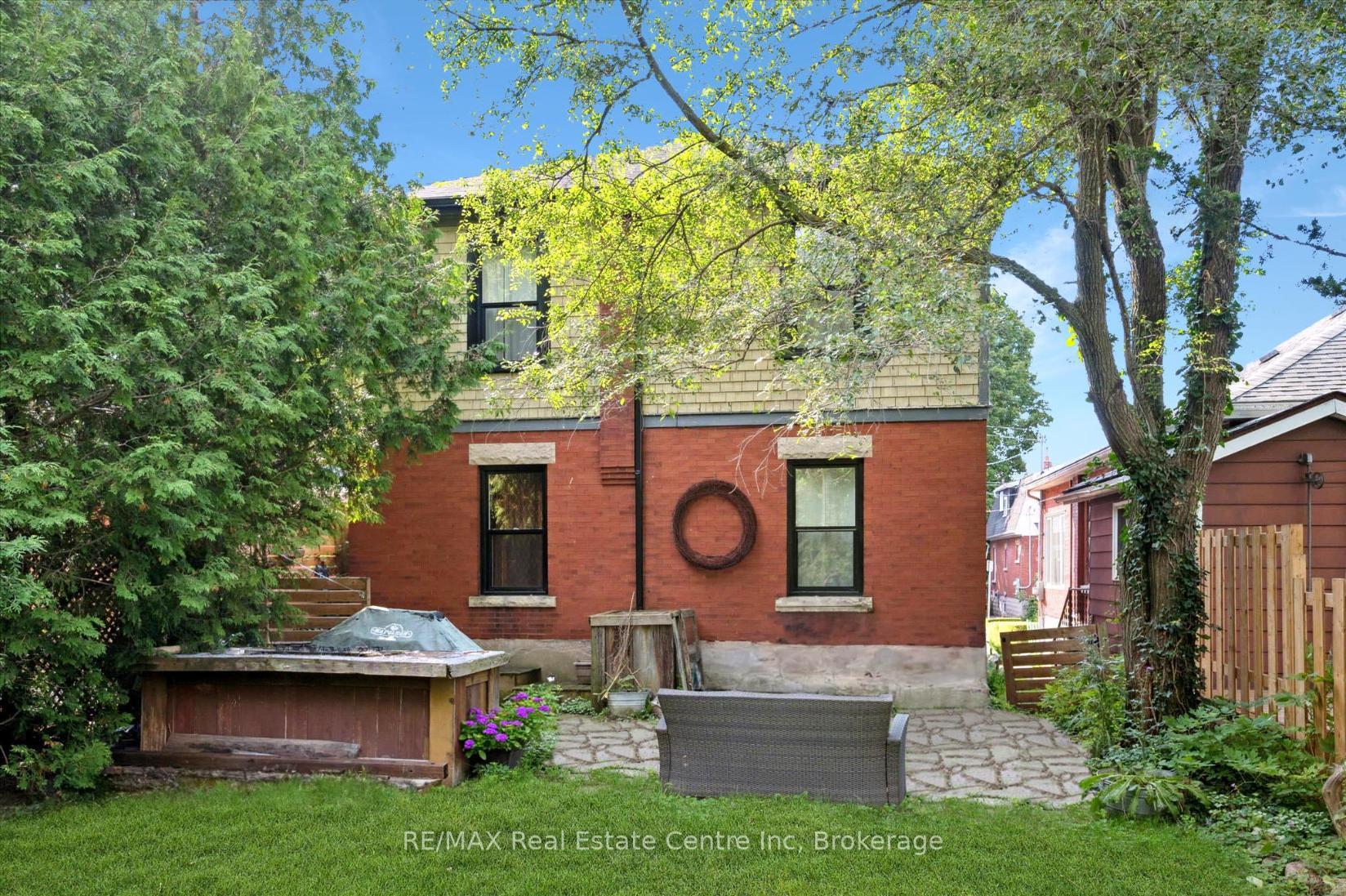 Photo 23 of 265 London Road W, Guelph, Exhibition Park — HOMEH