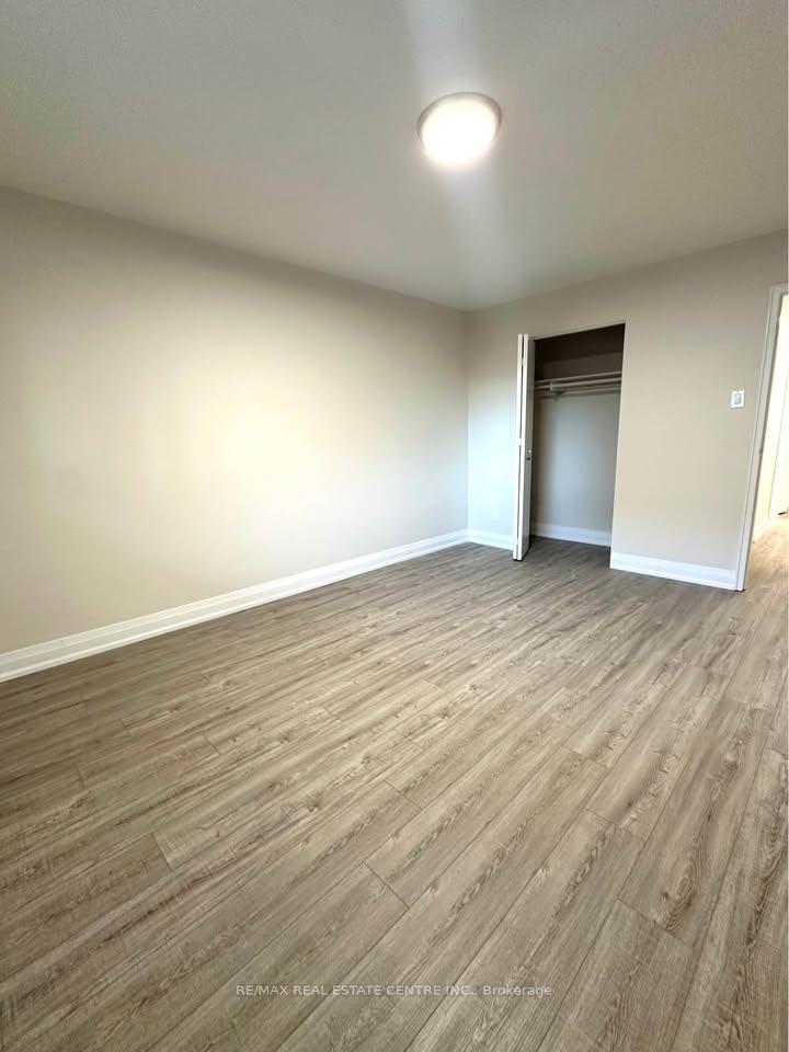 Photo 9 of Unit 4, 2 Normandy Drive, Guelph, St. George's — HOMEH