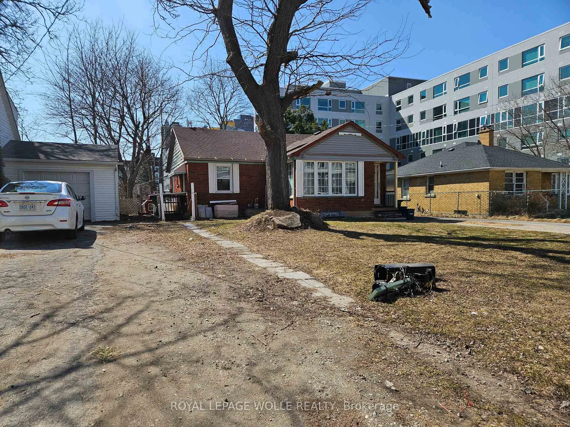 Photo 2 of 291 Albert Street, Waterloo, Beechwood/University — HOMEH