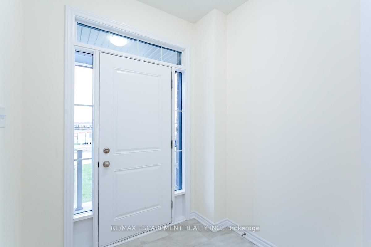 Photo 3 of 37 Jell Street, Guelph, Kortright East — HOMEH