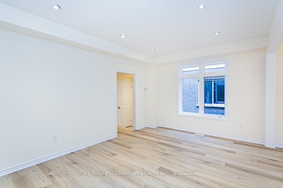 Photo 4 of 37 Jell Street, Guelph, Kortright East — HOMEH