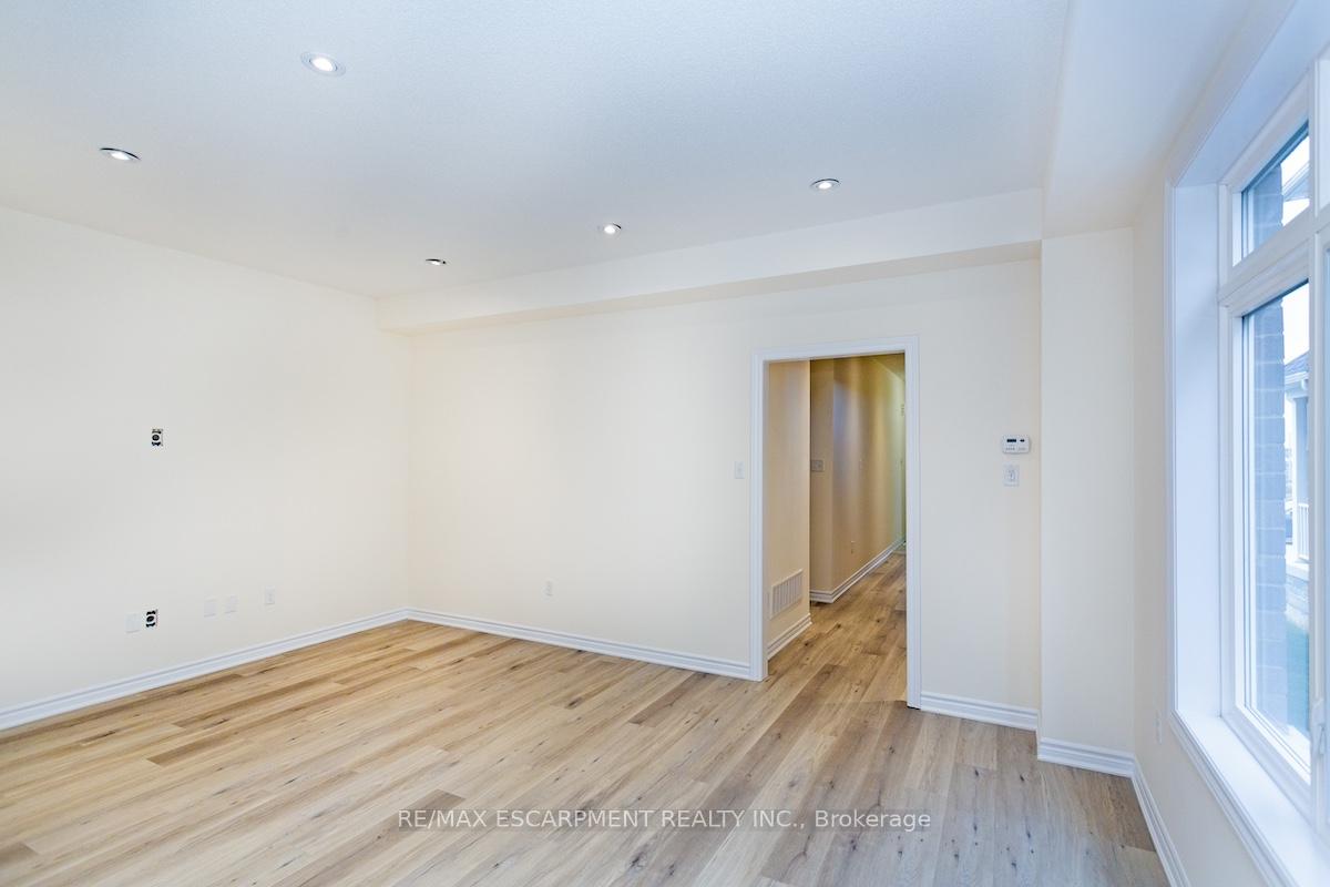 Photo 5 of 37 Jell Street, Guelph, Kortright East — HOMEH