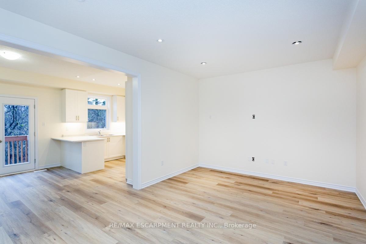 Photo 7 of 37 Jell Street, Guelph, Kortright East — HOMEH
