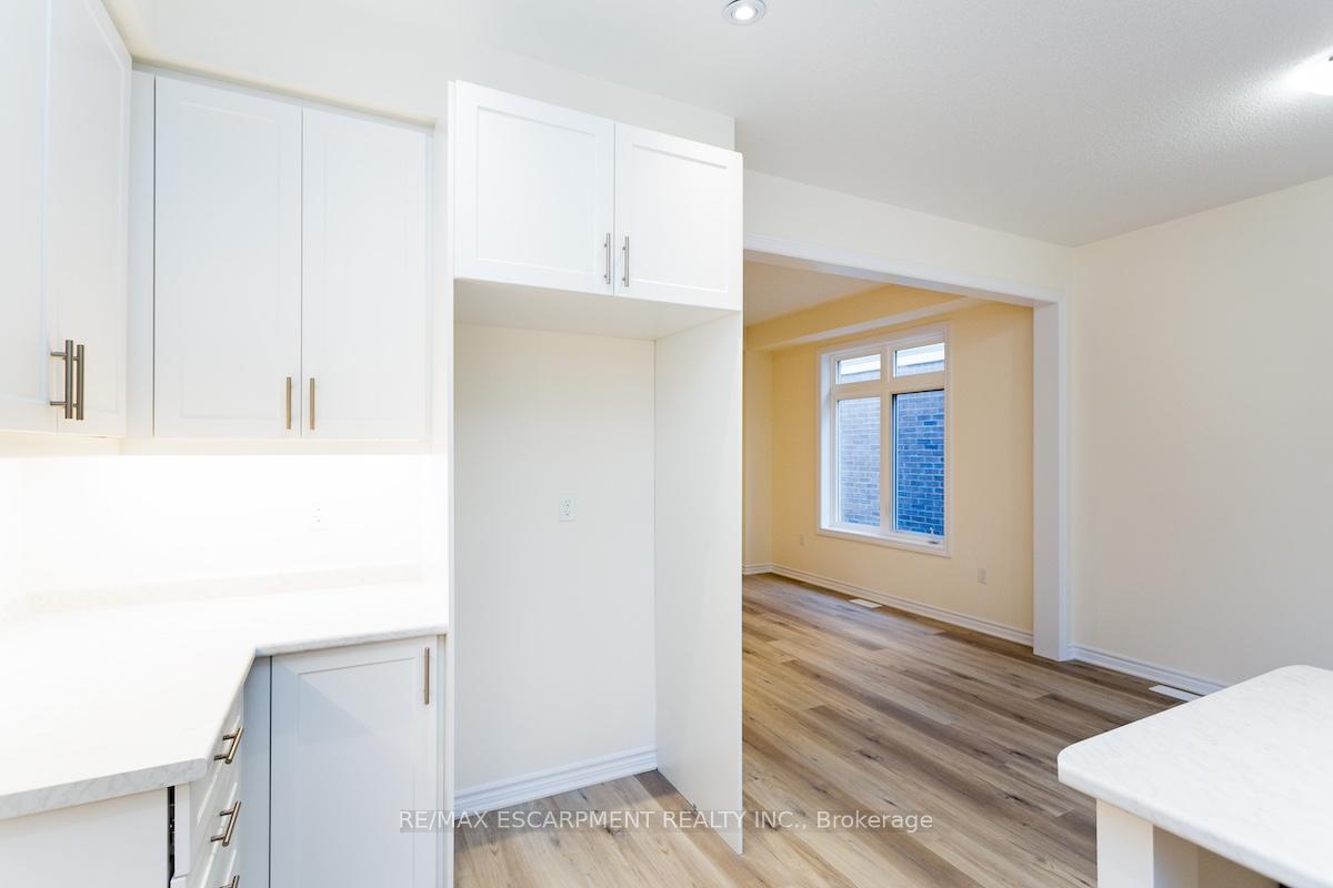 Photo 13 of 37 Jell Street, Guelph, Kortright East — HOMEH