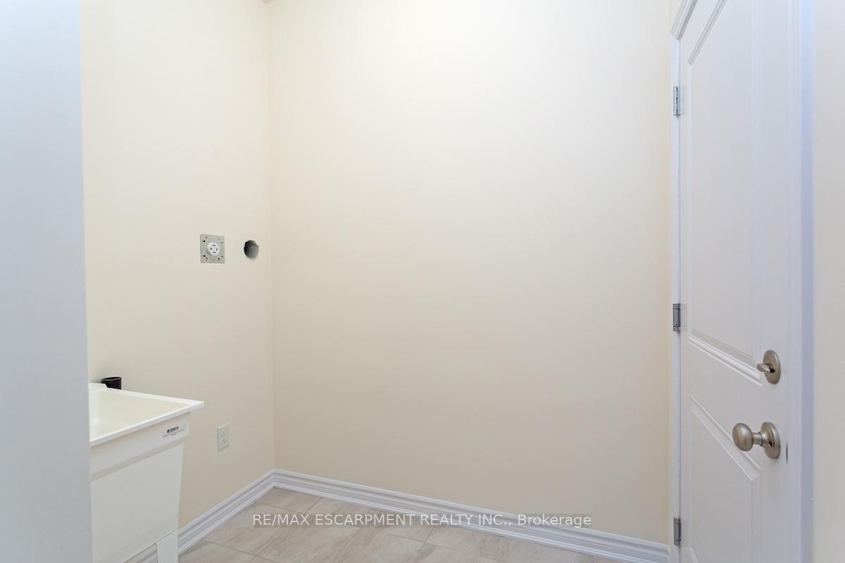 Photo 15 of 37 Jell Street, Guelph, Kortright East — HOMEH