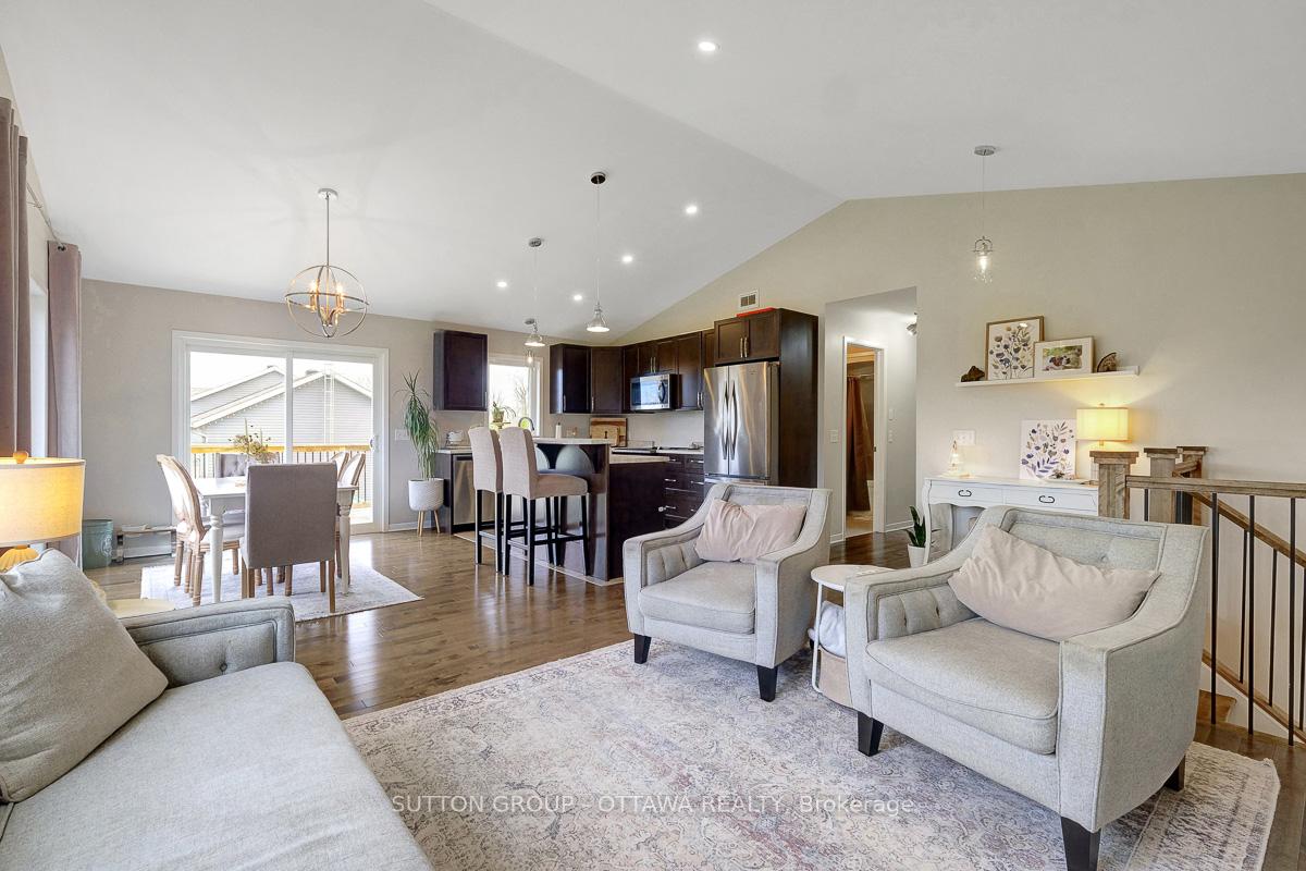Photo 8 of 1191 7th Line Road, Beckwith, Beckwith Twp — HOMEH