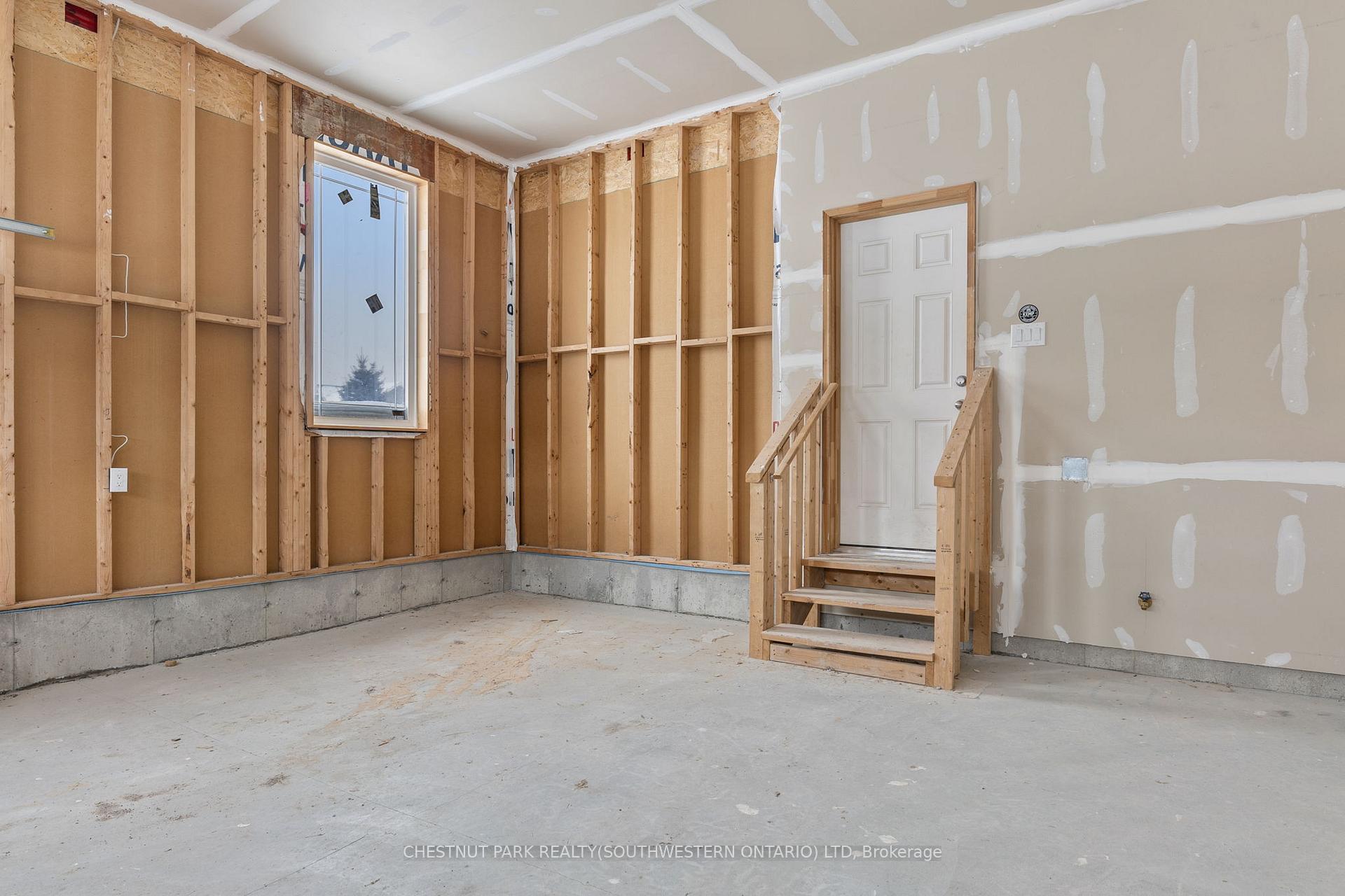 Photo 7 of 300 Noftall Gardens, Peterborough, Northcrest Ward 5 — HOMEH