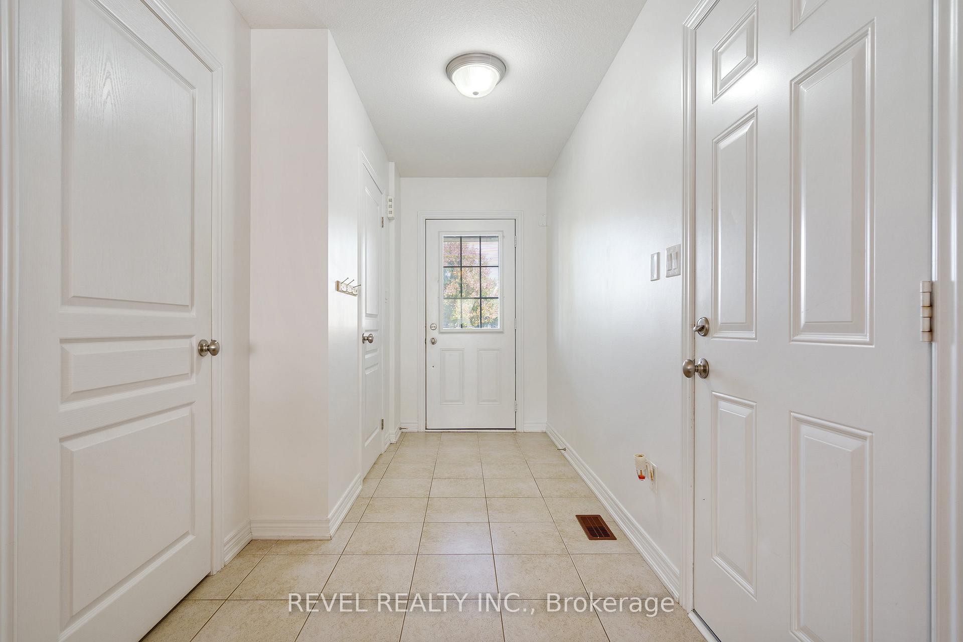 Photo 4 of Unit 35, 222 Fall Fair Way, Hamilton, Binbrook — HOMEH