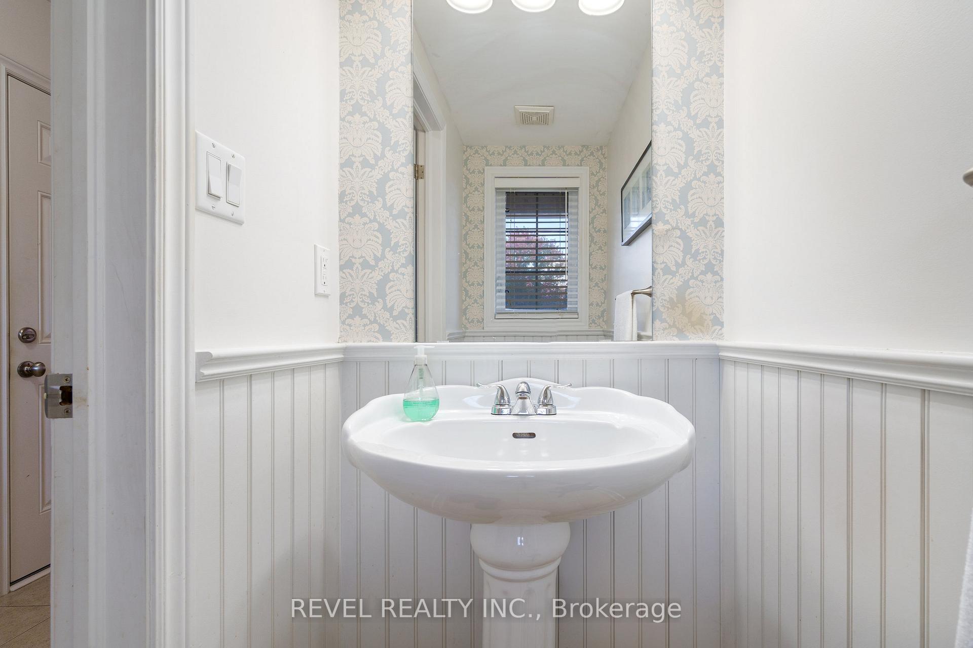 Photo 5 of Unit 35, 222 Fall Fair Way, Hamilton, Binbrook — HOMEH