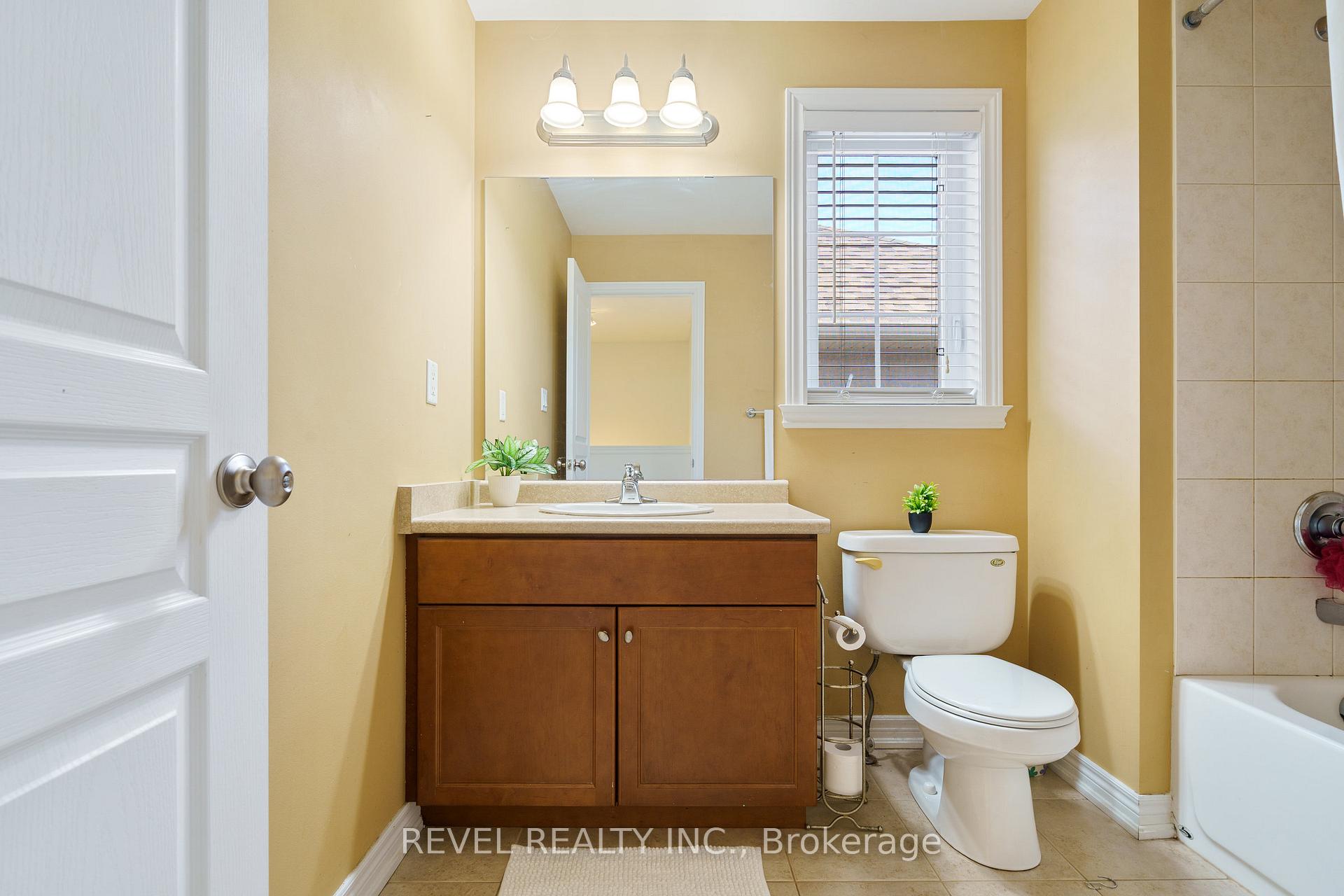 Photo 32 of Unit 35, 222 Fall Fair Way, Hamilton, Binbrook — HOMEH