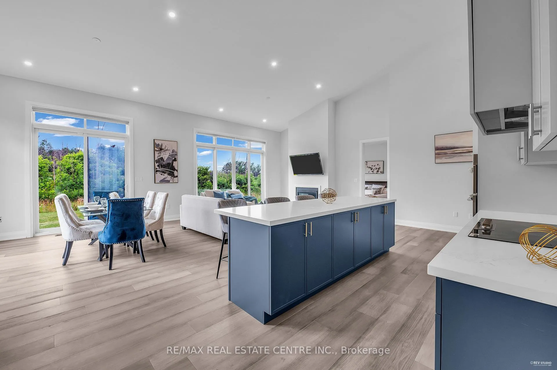 Photo 9 of 119 Sladden Court, Blue Mountains — HOMEH