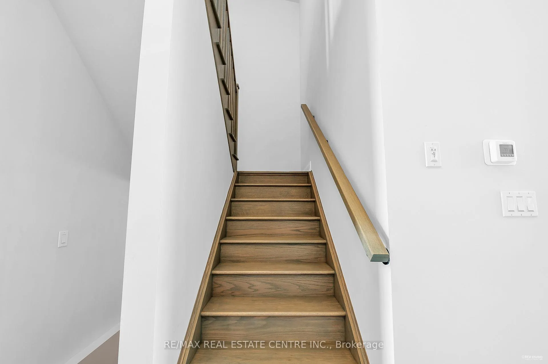 Photo 32 of 119 Sladden Court, Blue Mountains — HOMEH