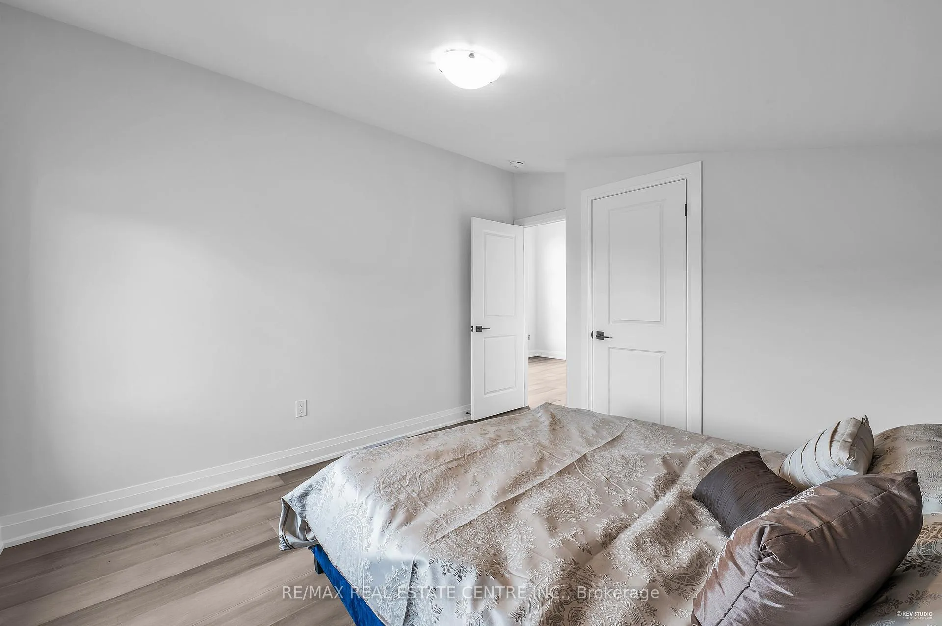Photo 38 of 119 Sladden Court, Blue Mountains — HOMEH