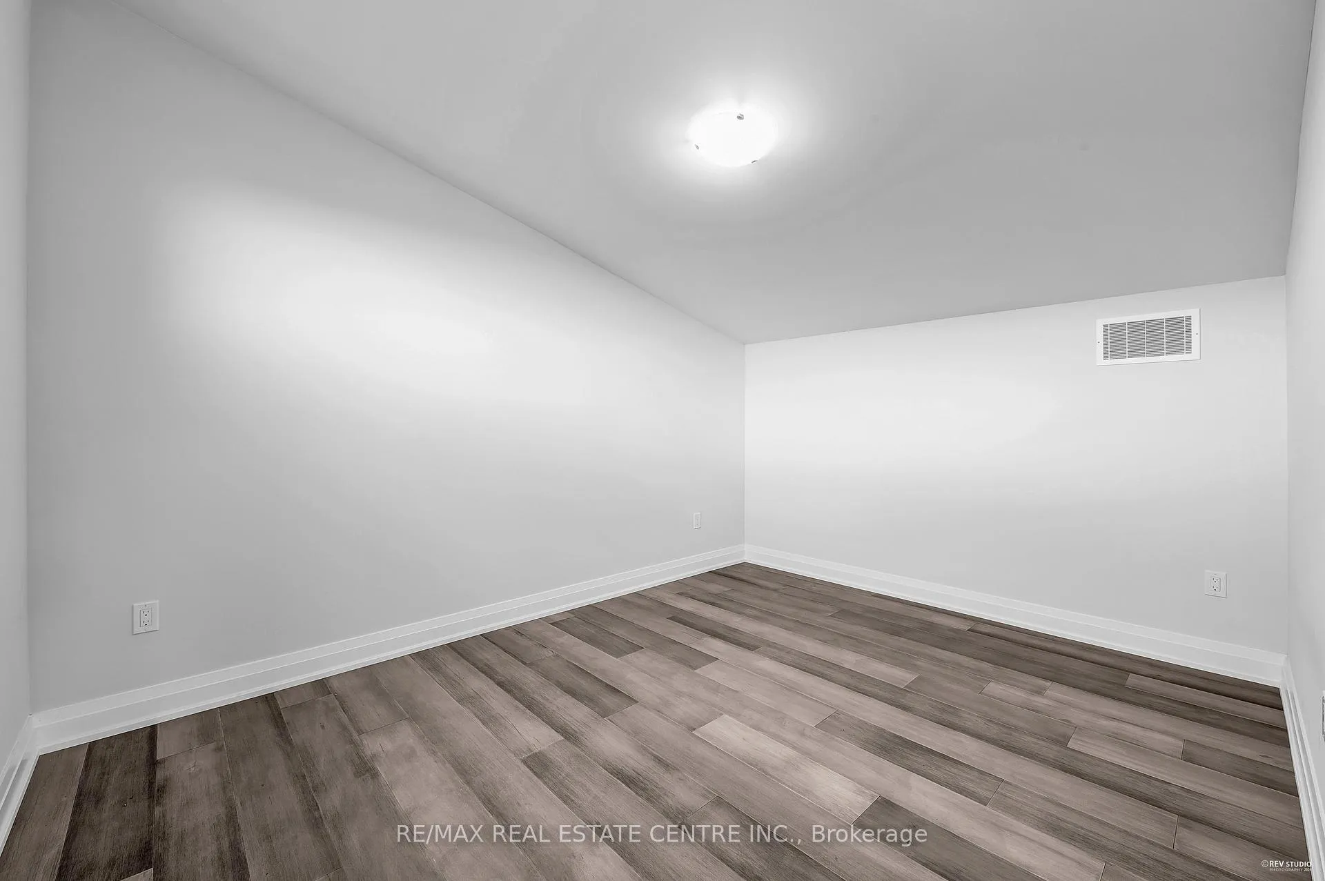 Photo 40 of 119 Sladden Court, Blue Mountains — HOMEH
