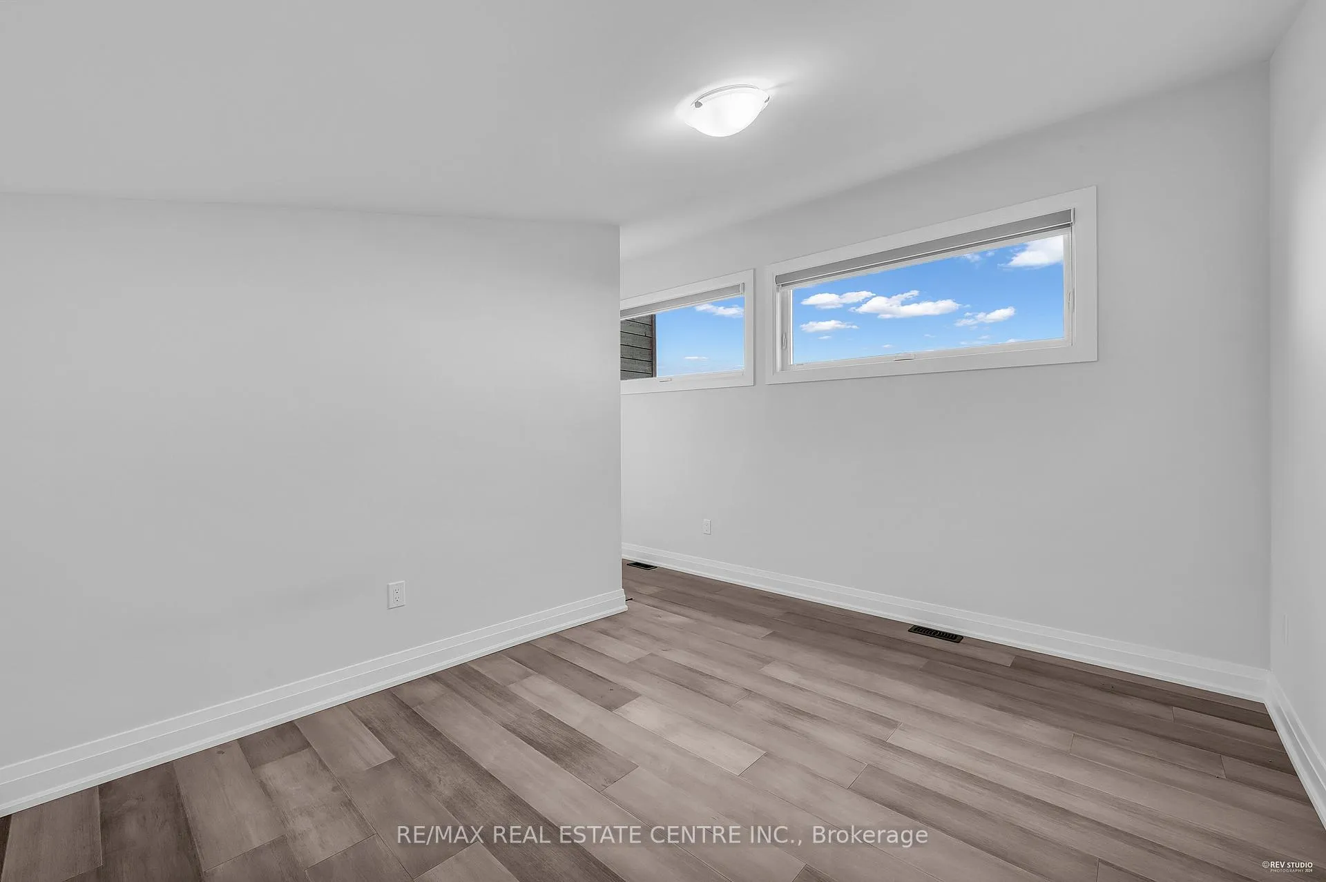 Photo 41 of 119 Sladden Court, Blue Mountains — HOMEH