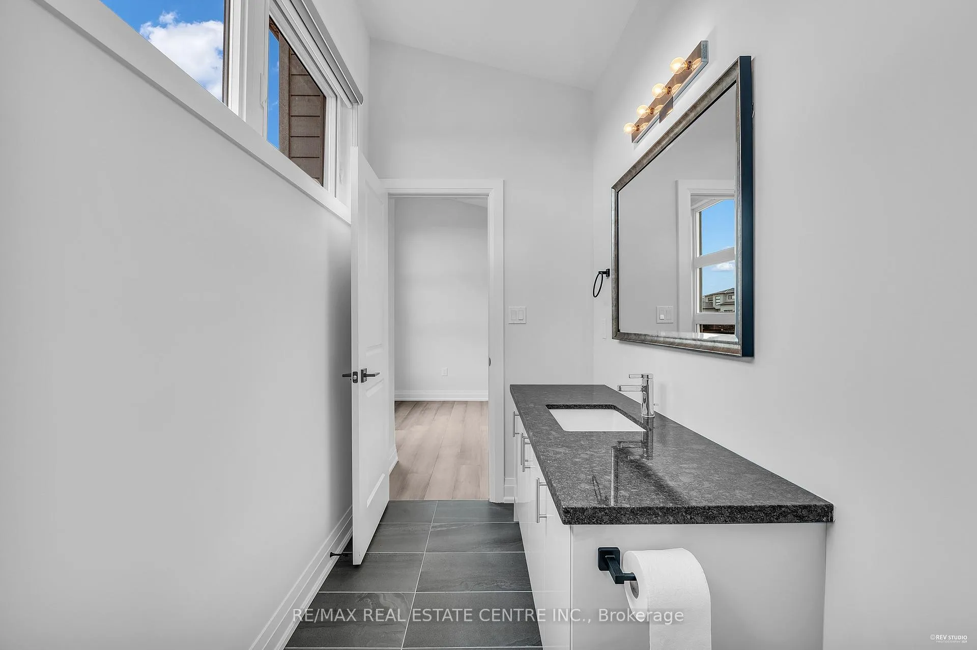 Photo 43 of 119 Sladden Court, Blue Mountains — HOMEH