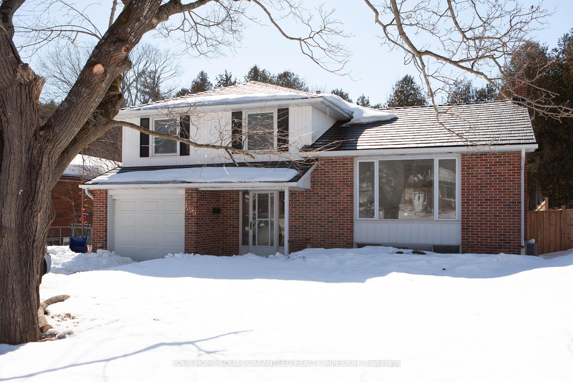 Photo 2 of 1333 Hilliard Street, Peterborough, Northcrest Ward 5 — HOMEH