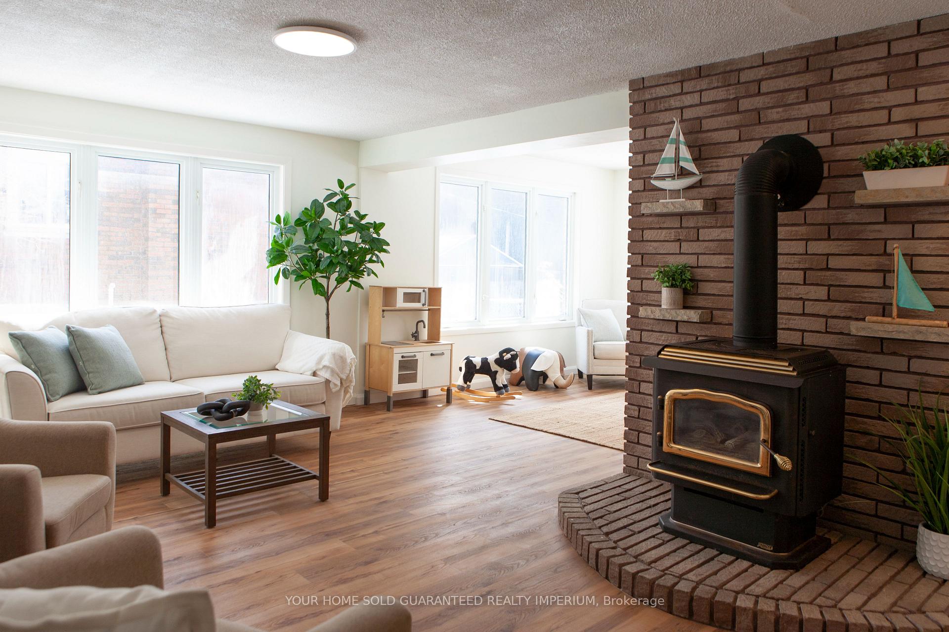 Photo 5 of 1333 Hilliard Street, Peterborough, Northcrest Ward 5 — HOMEH