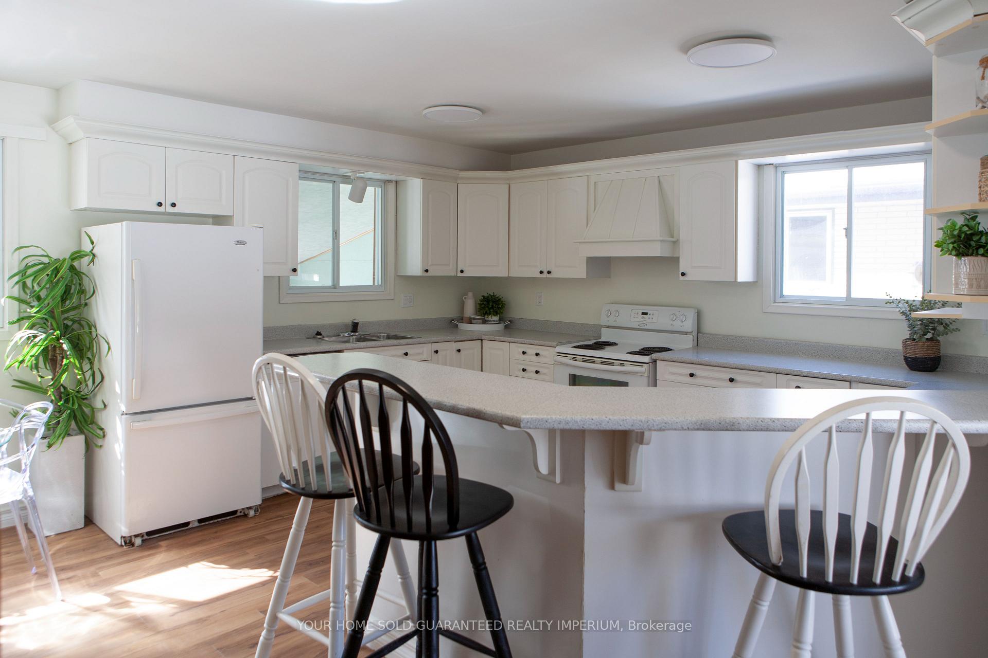 Photo 10 of 1333 Hilliard Street, Peterborough, Northcrest Ward 5 — HOMEH