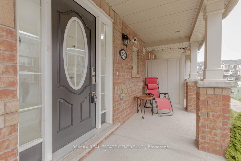 Photo 4 of 629 Attenborough Terrace, Milton, Willmott — HOMEH