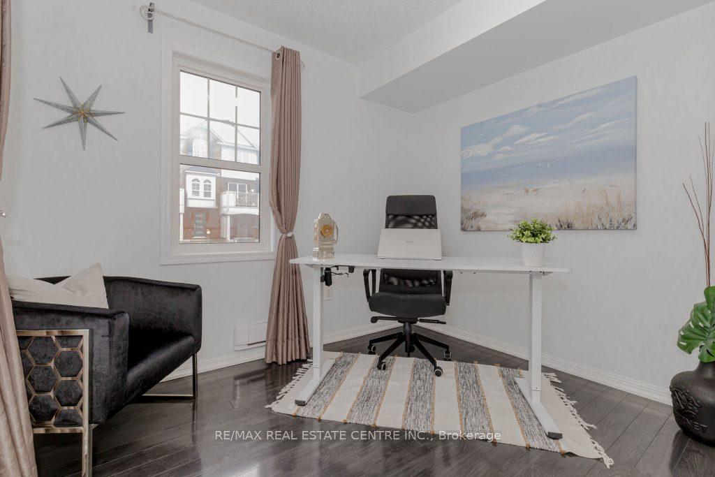 Photo 5 of 629 Attenborough Terrace, Milton, Willmott — HOMEH