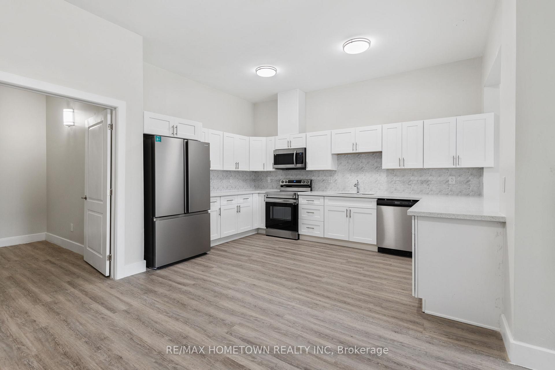 Photo 6 of Unit 8, 7829 Kent Boulevard, Brockville — HOMEH