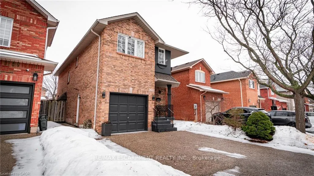 Photo 3 of 2062 Westmount Drive, Oakville, Westmount — HOMEH