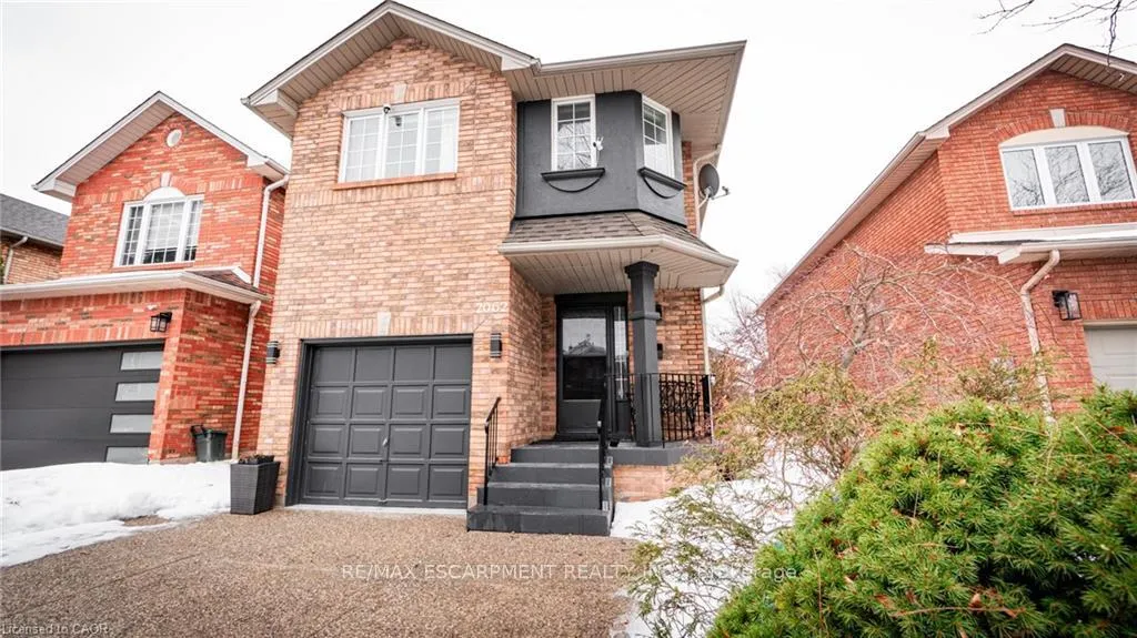 Photo 4 of 2062 Westmount Drive, Oakville, Westmount — HOMEH