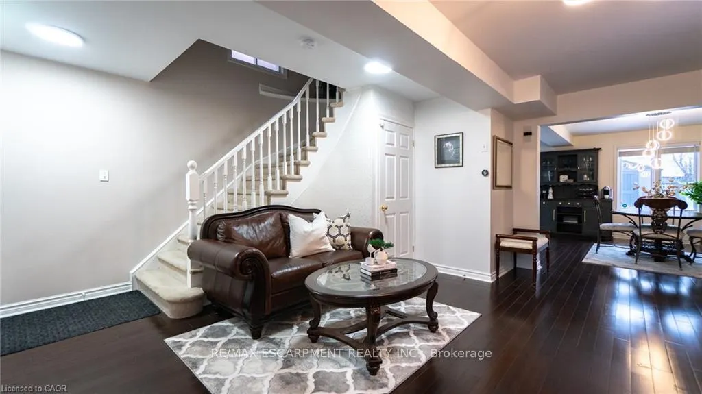 Photo 6 of 2062 Westmount Drive, Oakville, Westmount — HOMEH