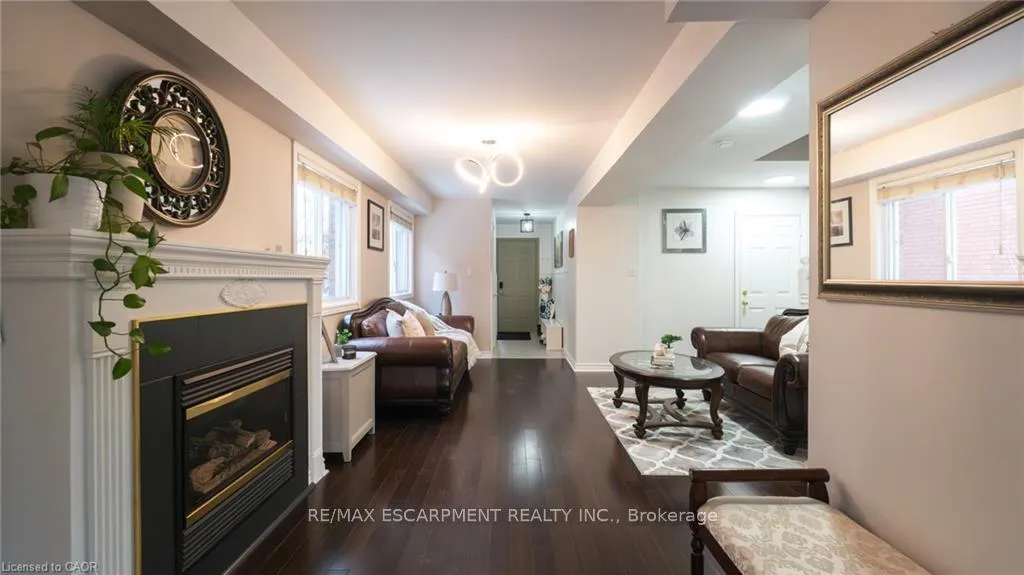 Photo 8 of 2062 Westmount Drive, Oakville, Westmount — HOMEH