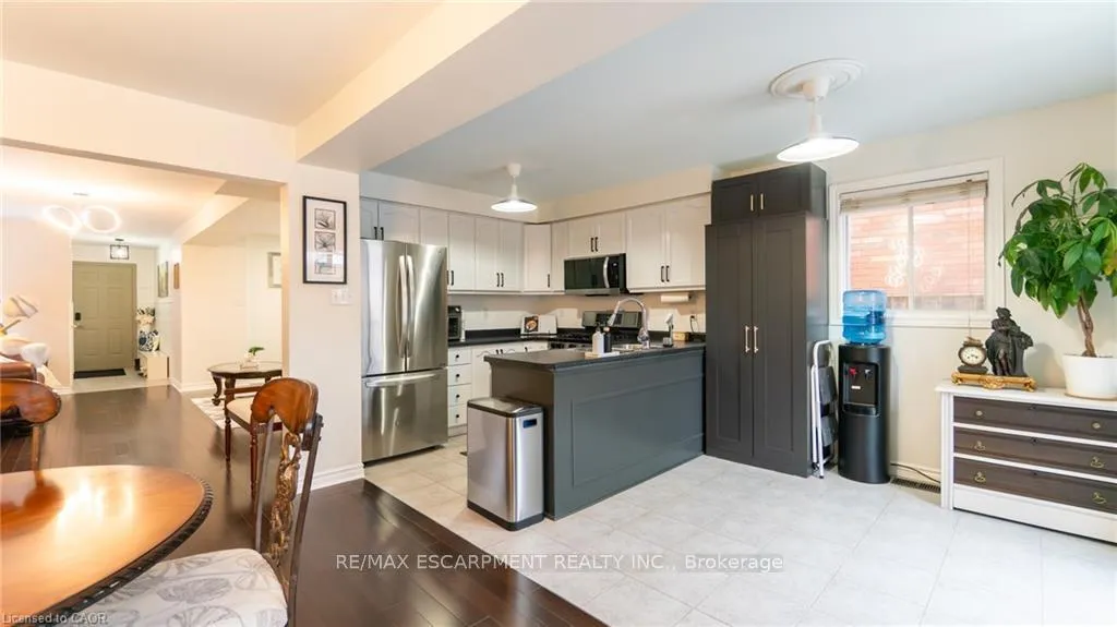 Photo 11 of 2062 Westmount Drive, Oakville, Westmount — HOMEH