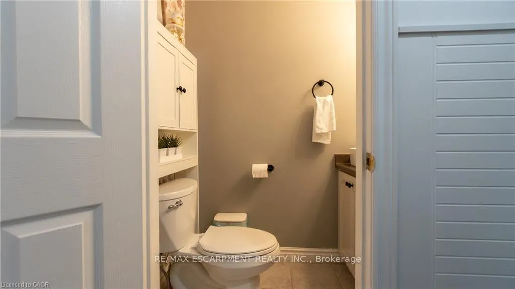 Photo 16 of 2062 Westmount Drive, Oakville, Westmount — HOMEH