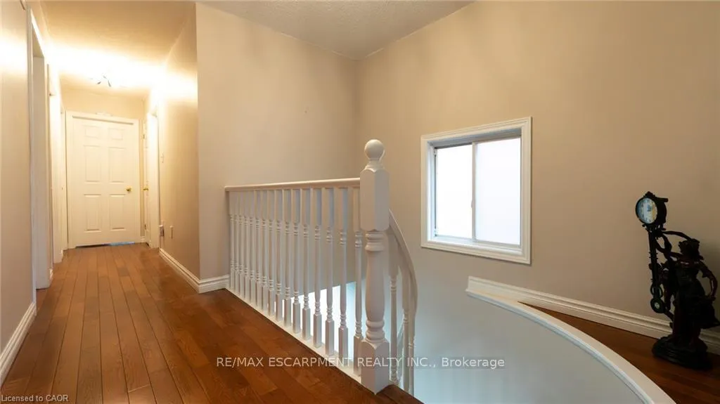 Photo 18 of 2062 Westmount Drive, Oakville, Westmount — HOMEH