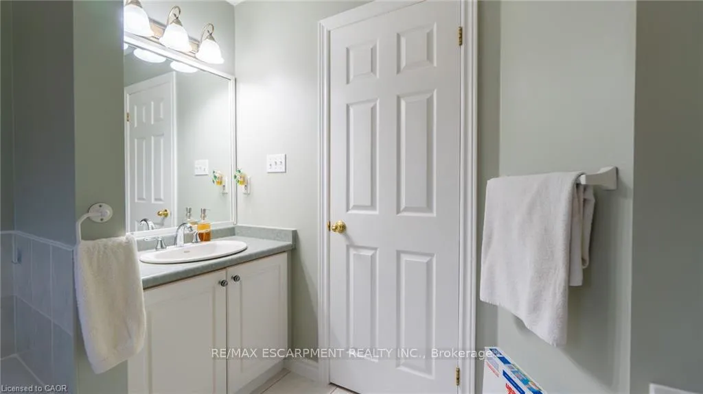 Photo 24 of 2062 Westmount Drive, Oakville, Westmount — HOMEH