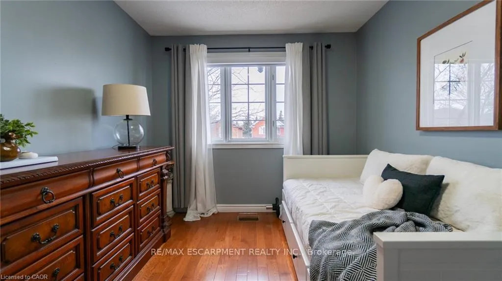 Photo 28 of 2062 Westmount Drive, Oakville, Westmount — HOMEH