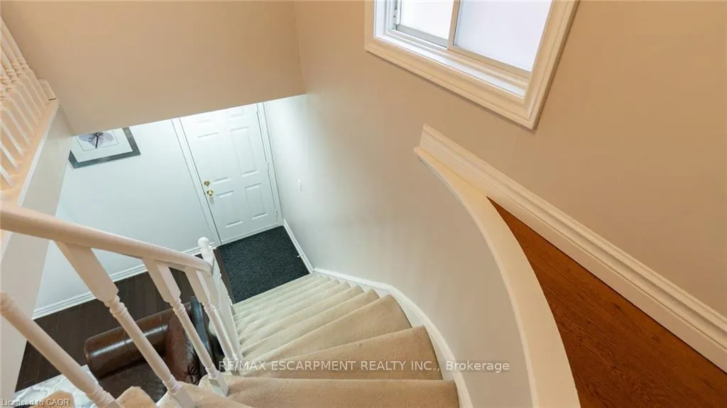 Photo 32 of 2062 Westmount Drive, Oakville, Westmount — HOMEH